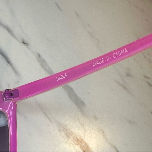 Oversized Chain Accent Dark Shade Glasses - Pink - Picture 6 of 9